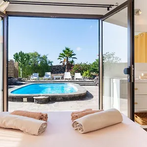 Villa Arriba, Lajares